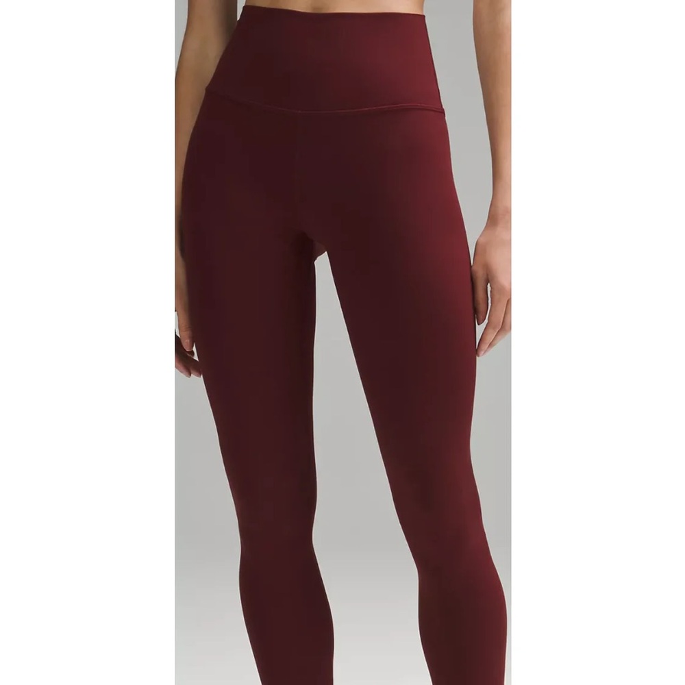Amazing condition!! Lululemon align High rise leggings. Size 4 25”